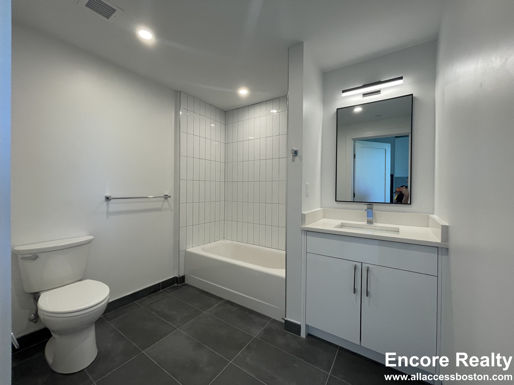 1127 Harrison Ave, South End