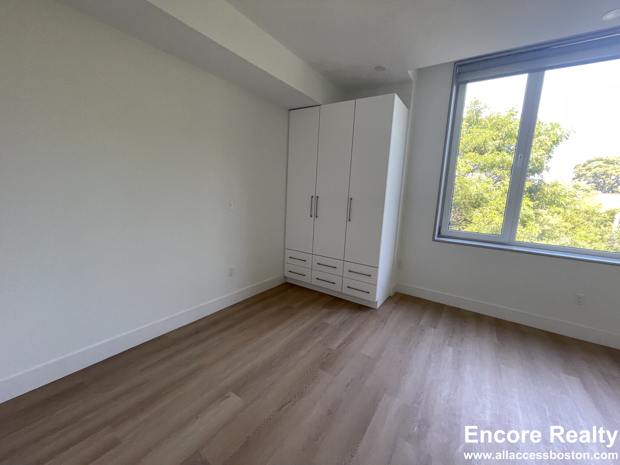 1127 Harrison Ave, South End