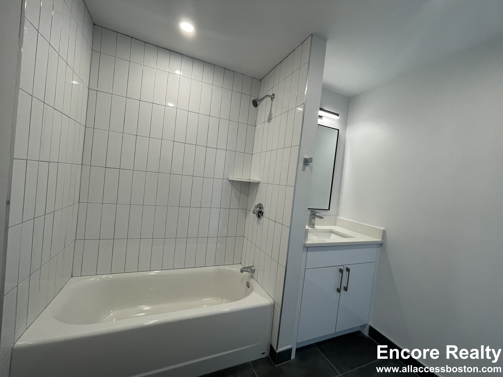 1127 Harrison Ave, South End