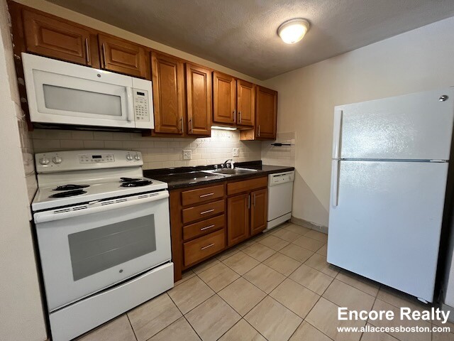 88 Gardner St, Allston