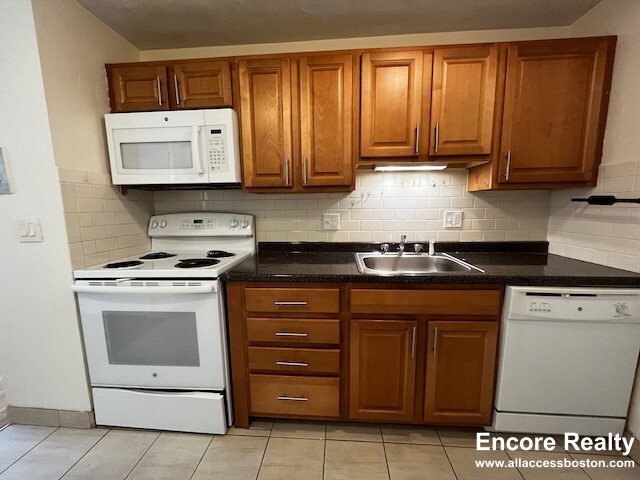 88 Gardner St, Allston