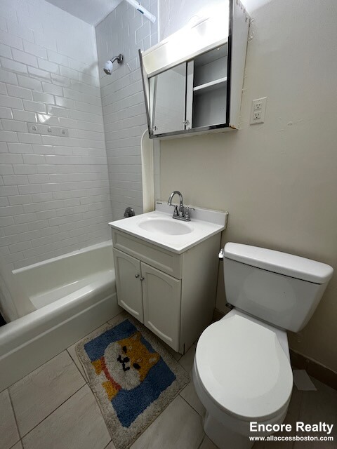 88 Gardner St, Allston