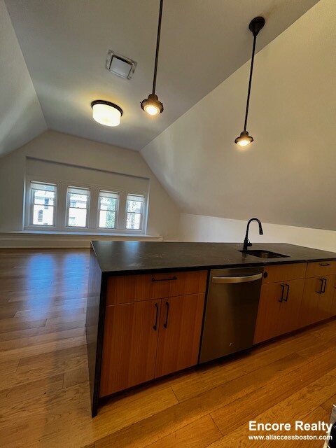 83 Gardner St, Allston