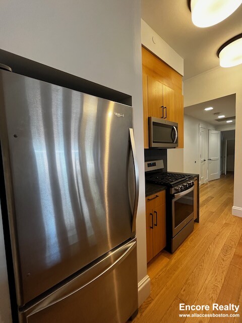 83 Gardner St, Allston