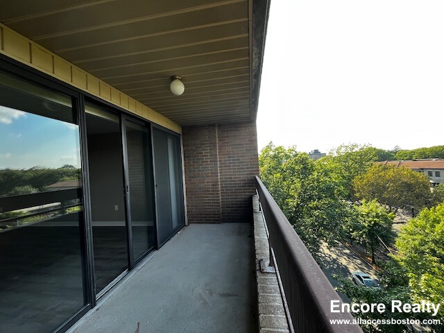 1111 Beacon St, Coolidge Corner