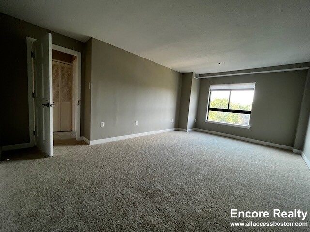 1111 Beacon St, Coolidge Corner