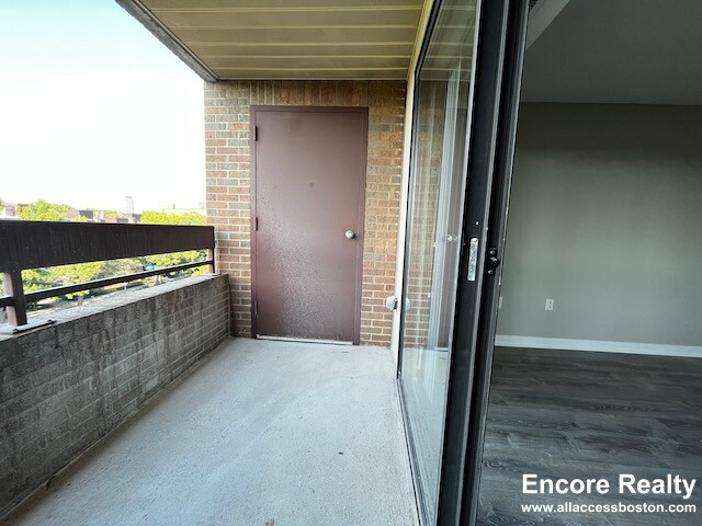 1111 Beacon St, Coolidge Corner