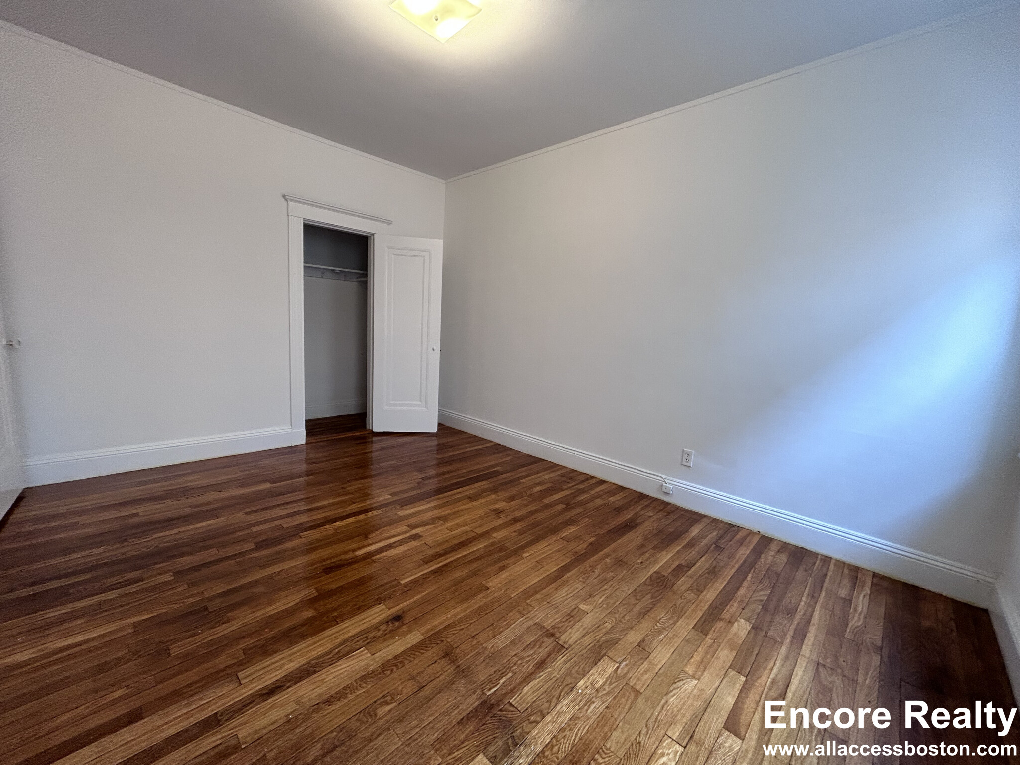 85 Winchester St, Coolidge Corner