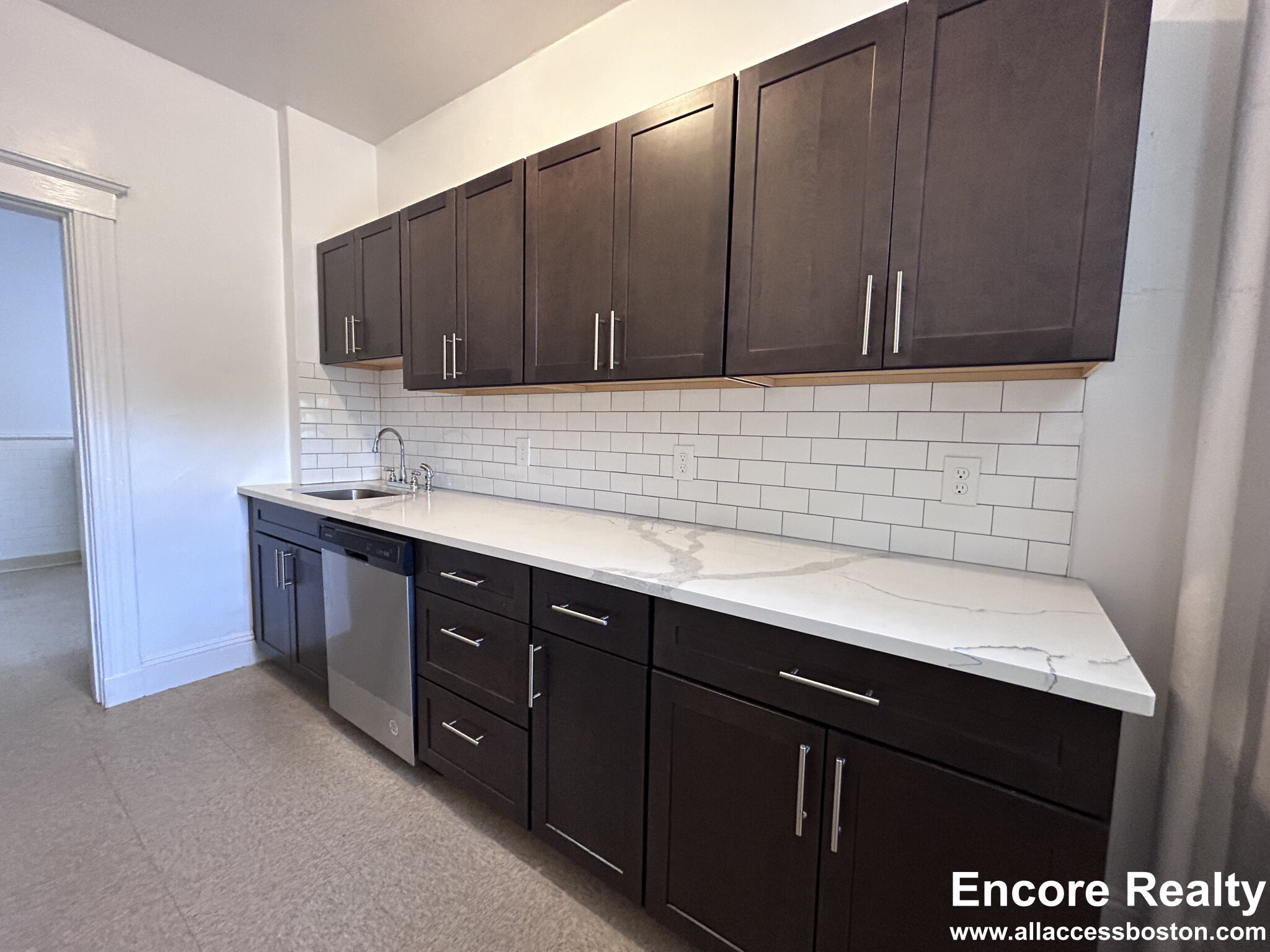 85 Winchester St, Coolidge Corner