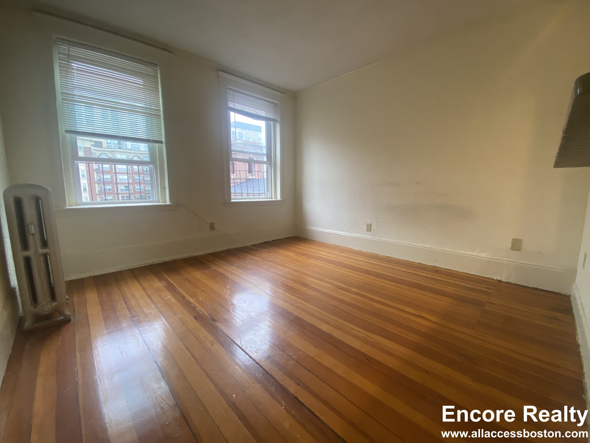 55 Queensberry St, Fenway