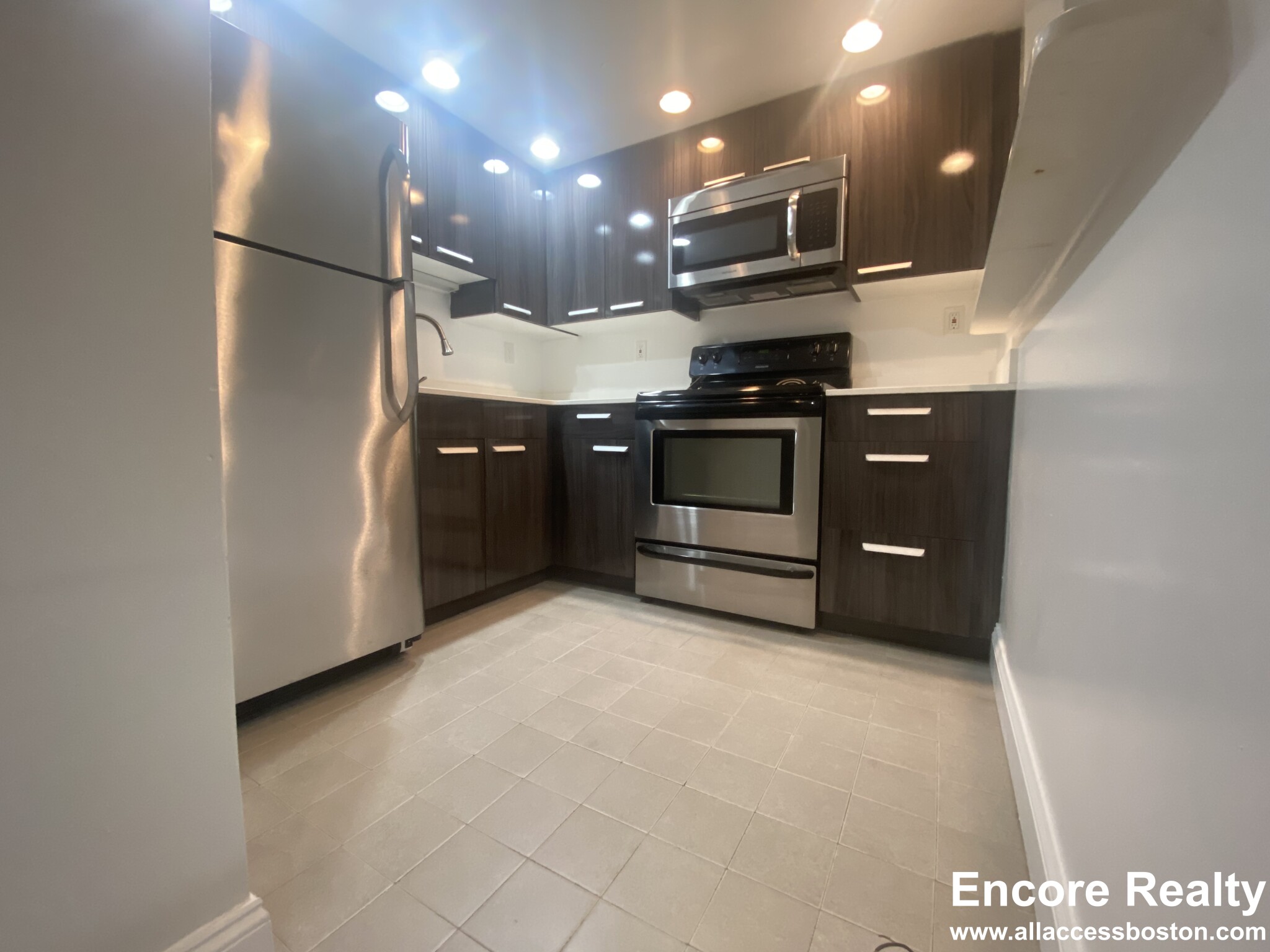 124 Peterborough St, Fenway