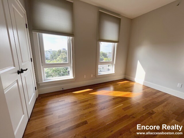 168 Hampshire St, Inman Square