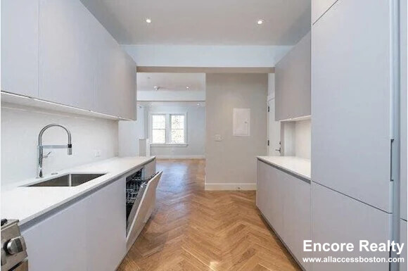 17 Forest St, Harvard Square