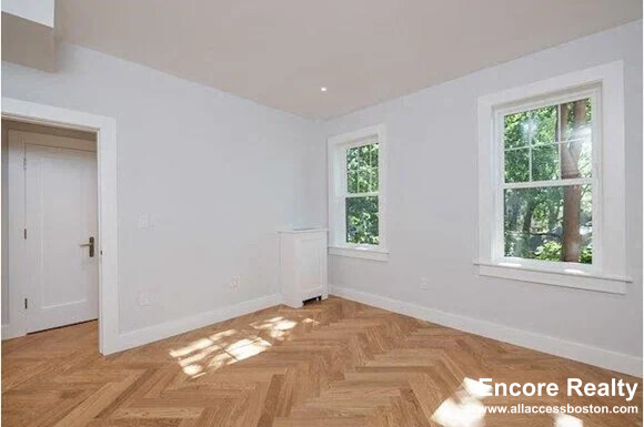 17 Forest St, Harvard Square