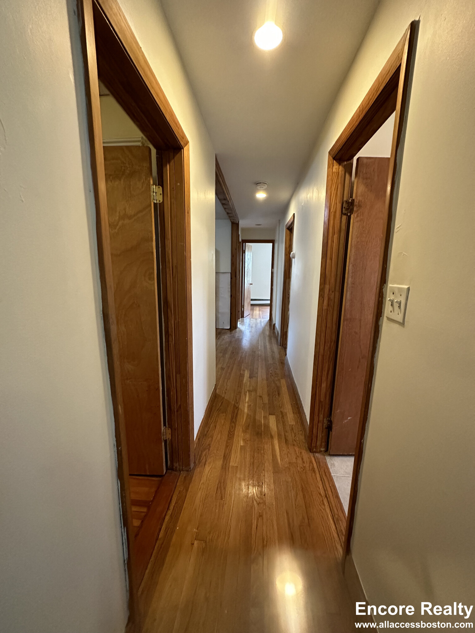 2386 Massachusetts Ave, North Cambridge