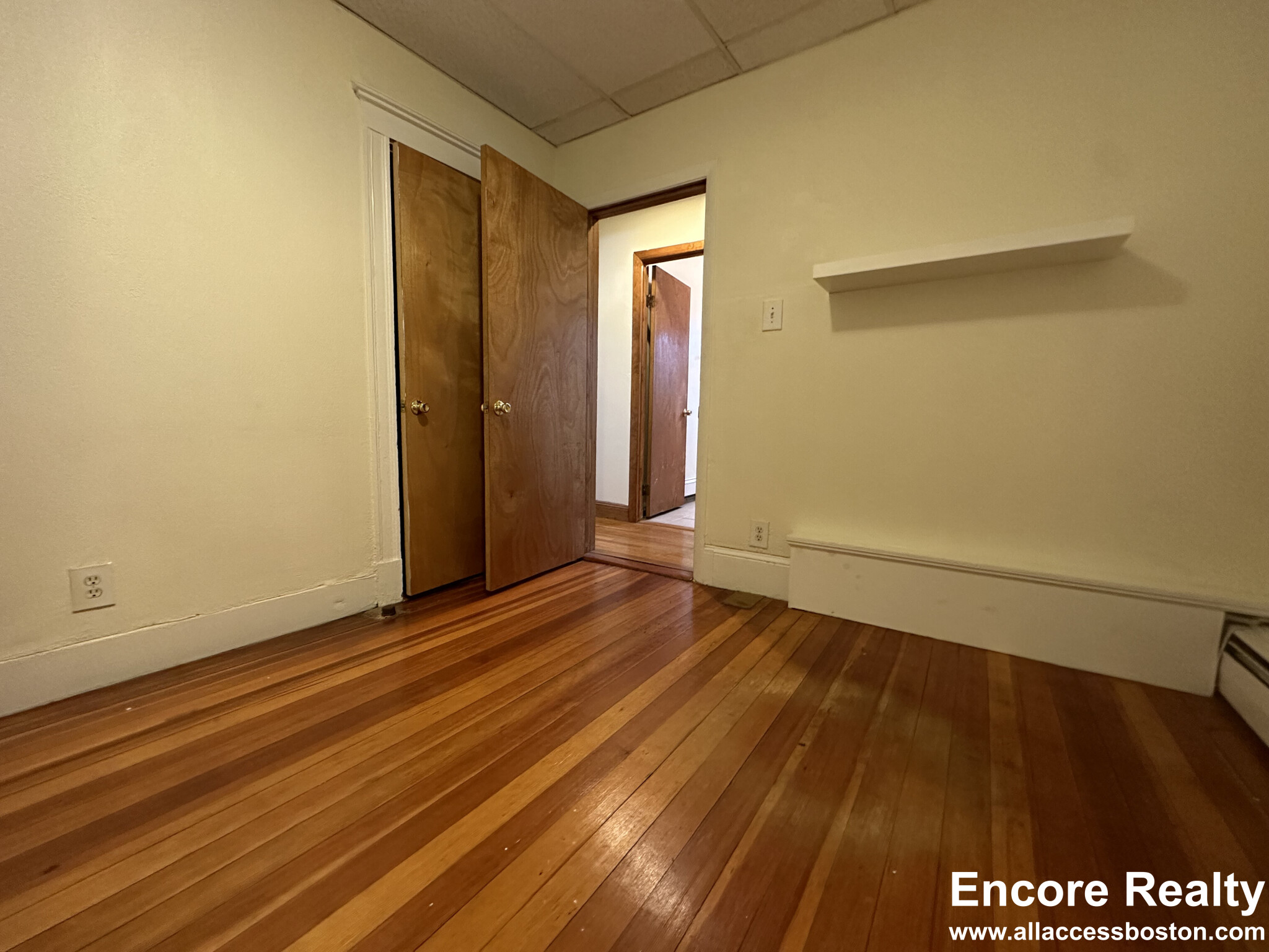 2386 Massachusetts Ave, North Cambridge