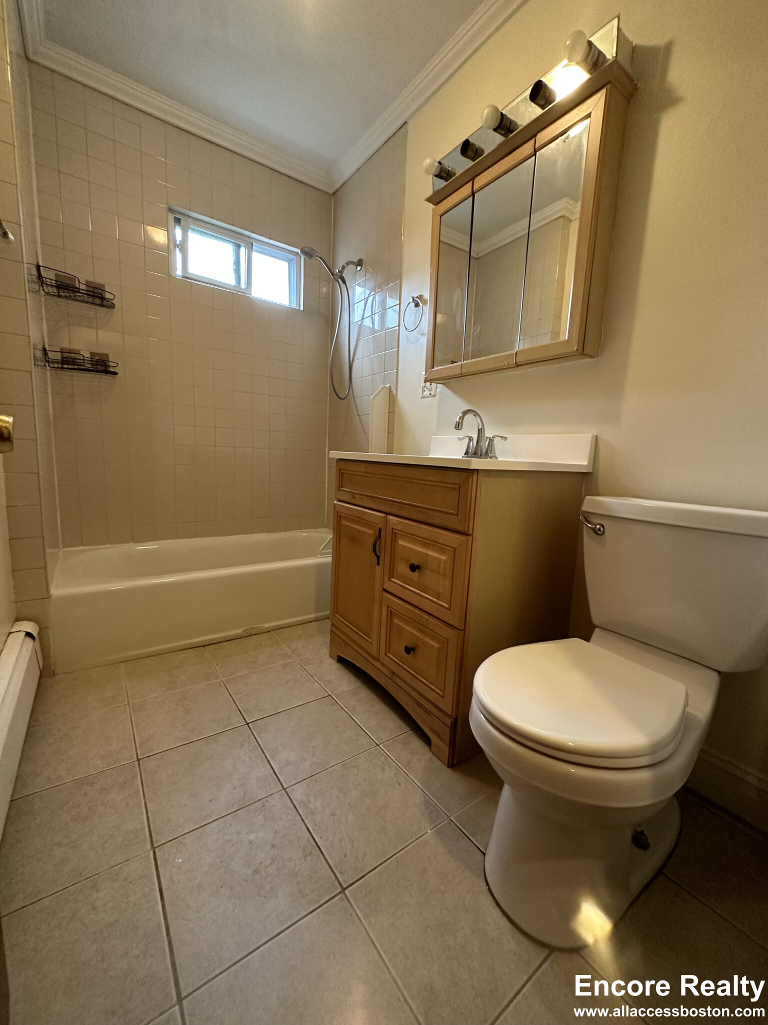 2386 Massachusetts Ave, North Cambridge