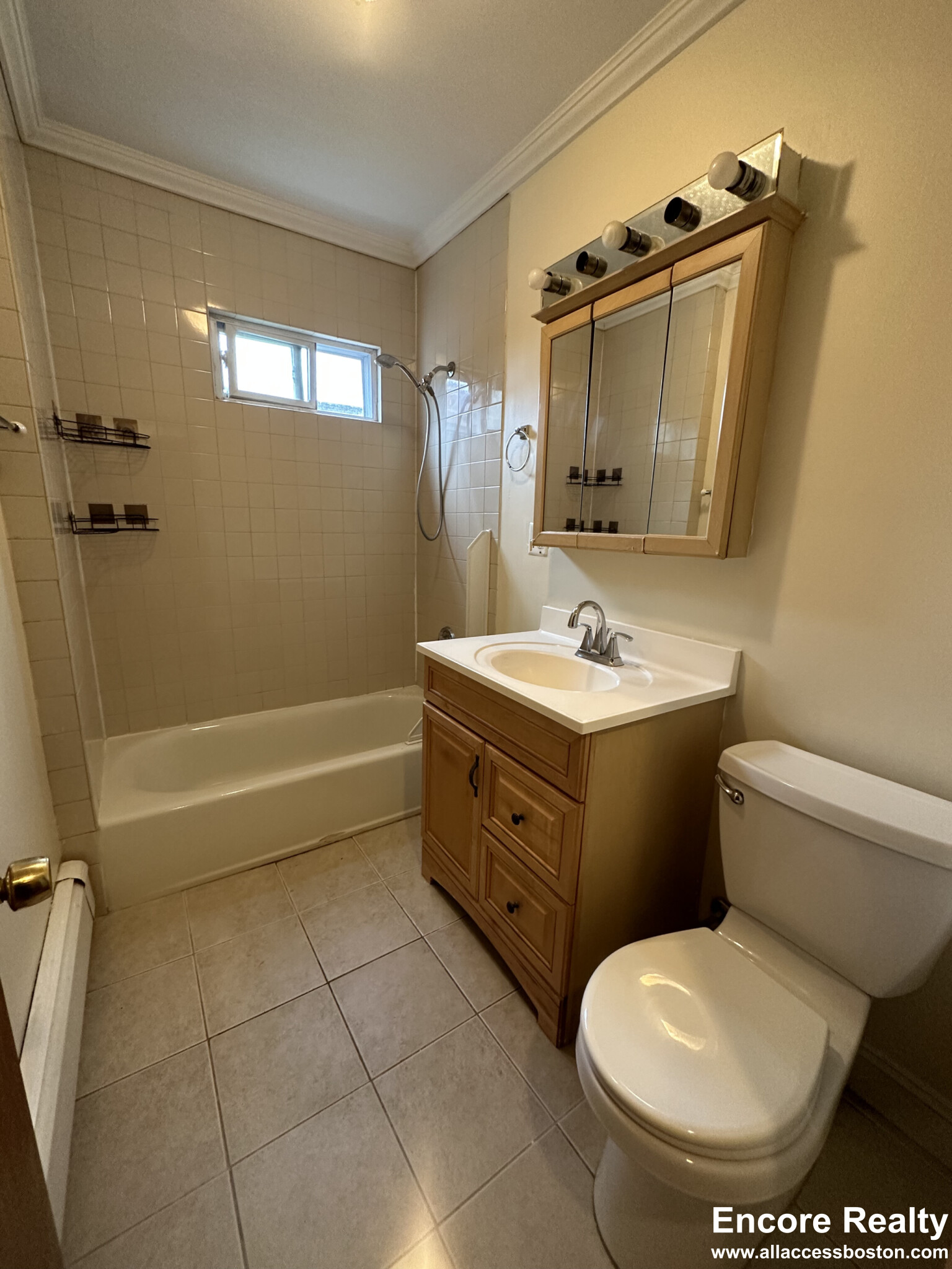 2386 Massachusetts Ave, North Cambridge