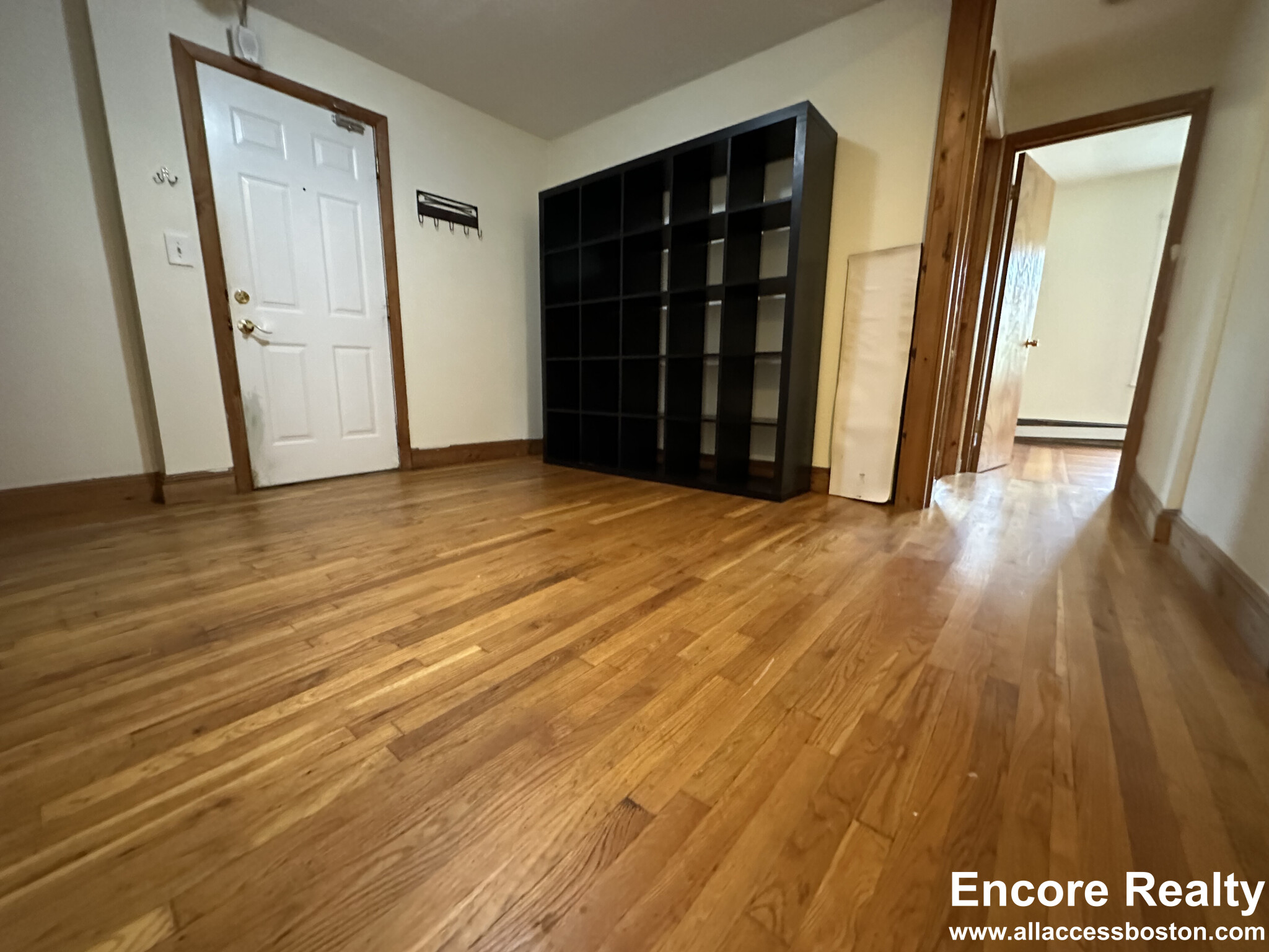 2386 Massachusetts Ave, North Cambridge