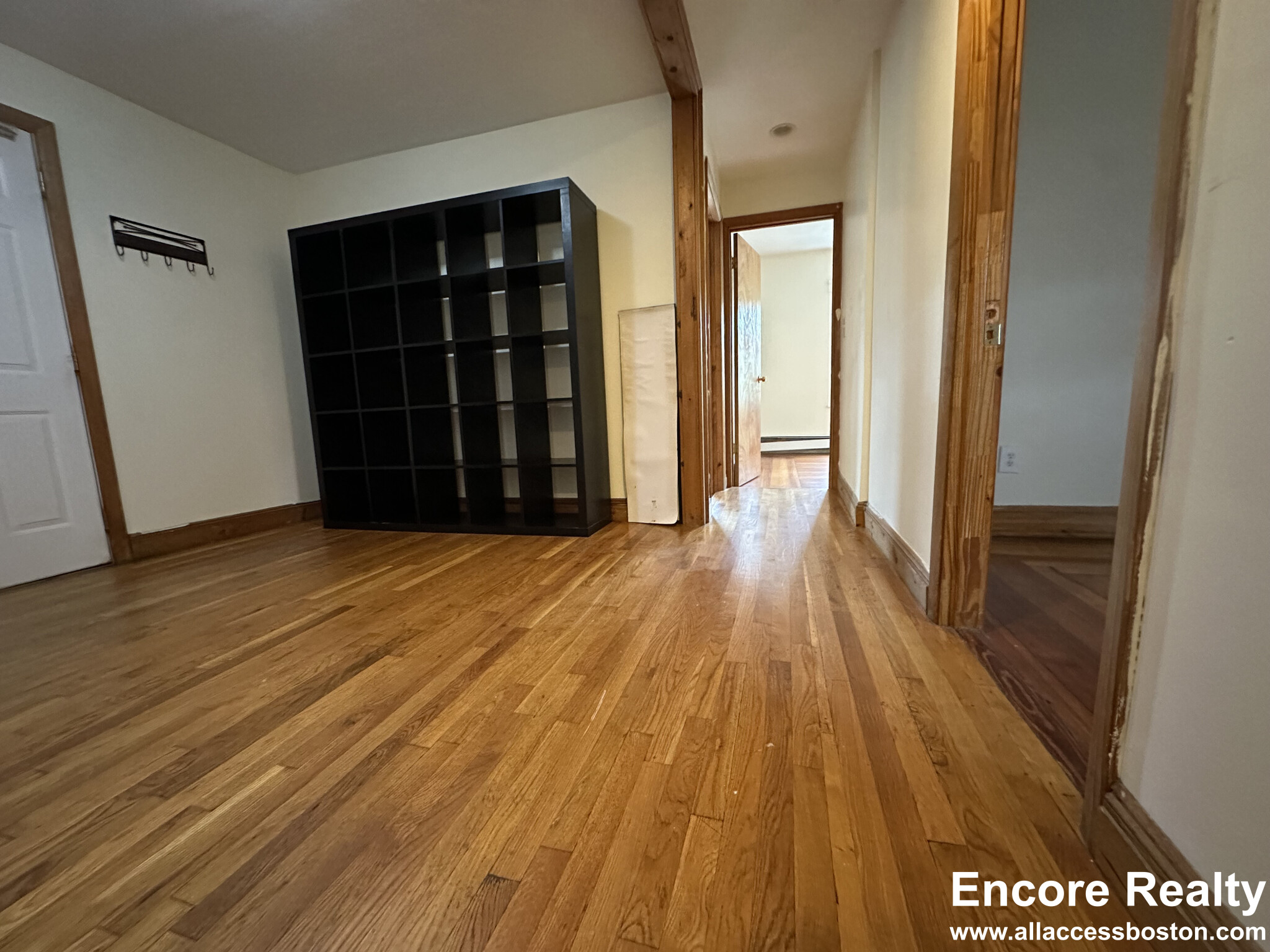 2386 Massachusetts Ave, North Cambridge