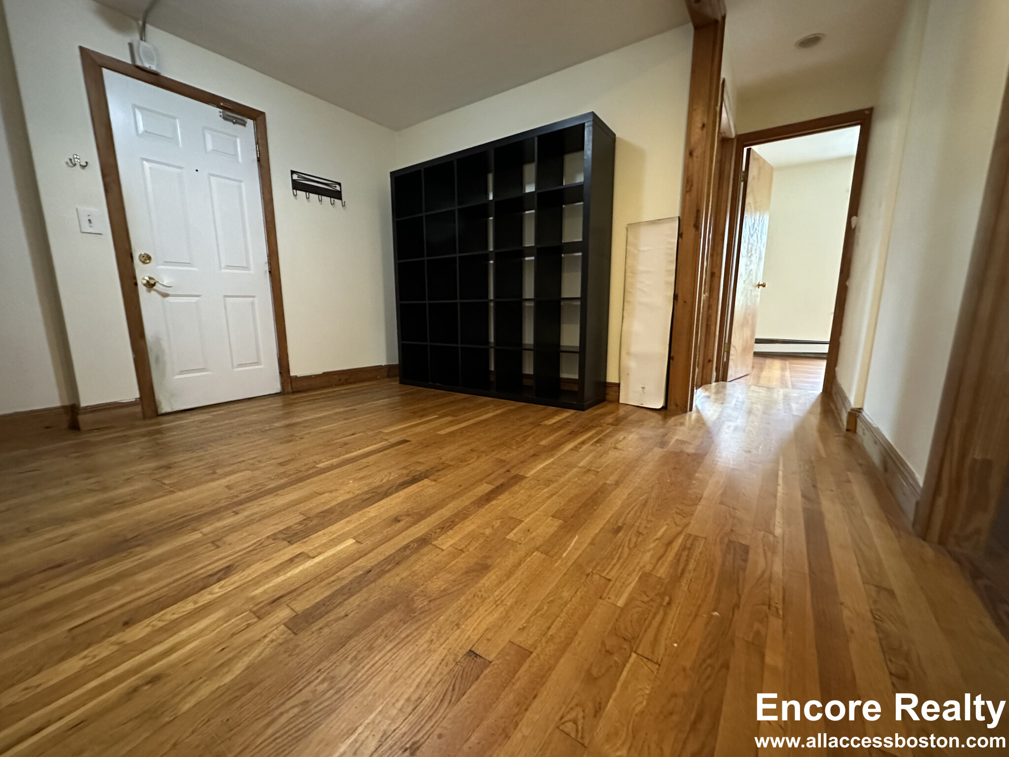 2386 Massachusetts Ave, North Cambridge