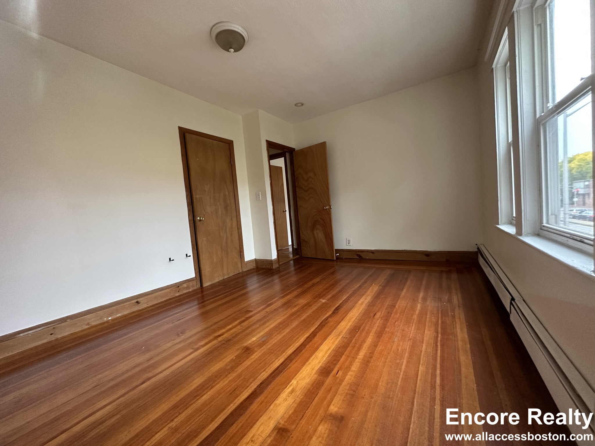 2386 Massachusetts Ave, North Cambridge