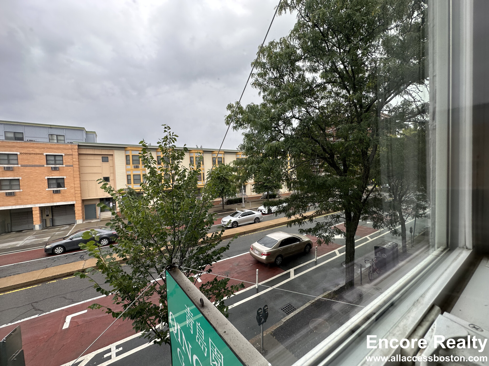 2386 Massachusetts Ave, North Cambridge