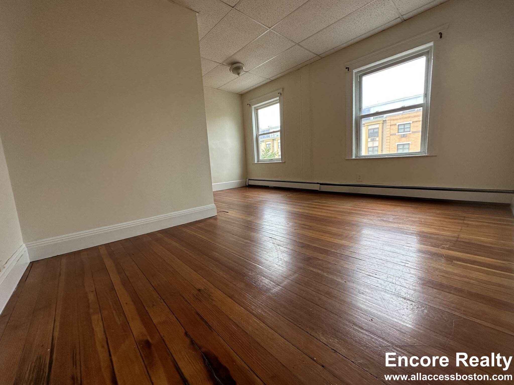 2386 Massachusetts Ave, North Cambridge