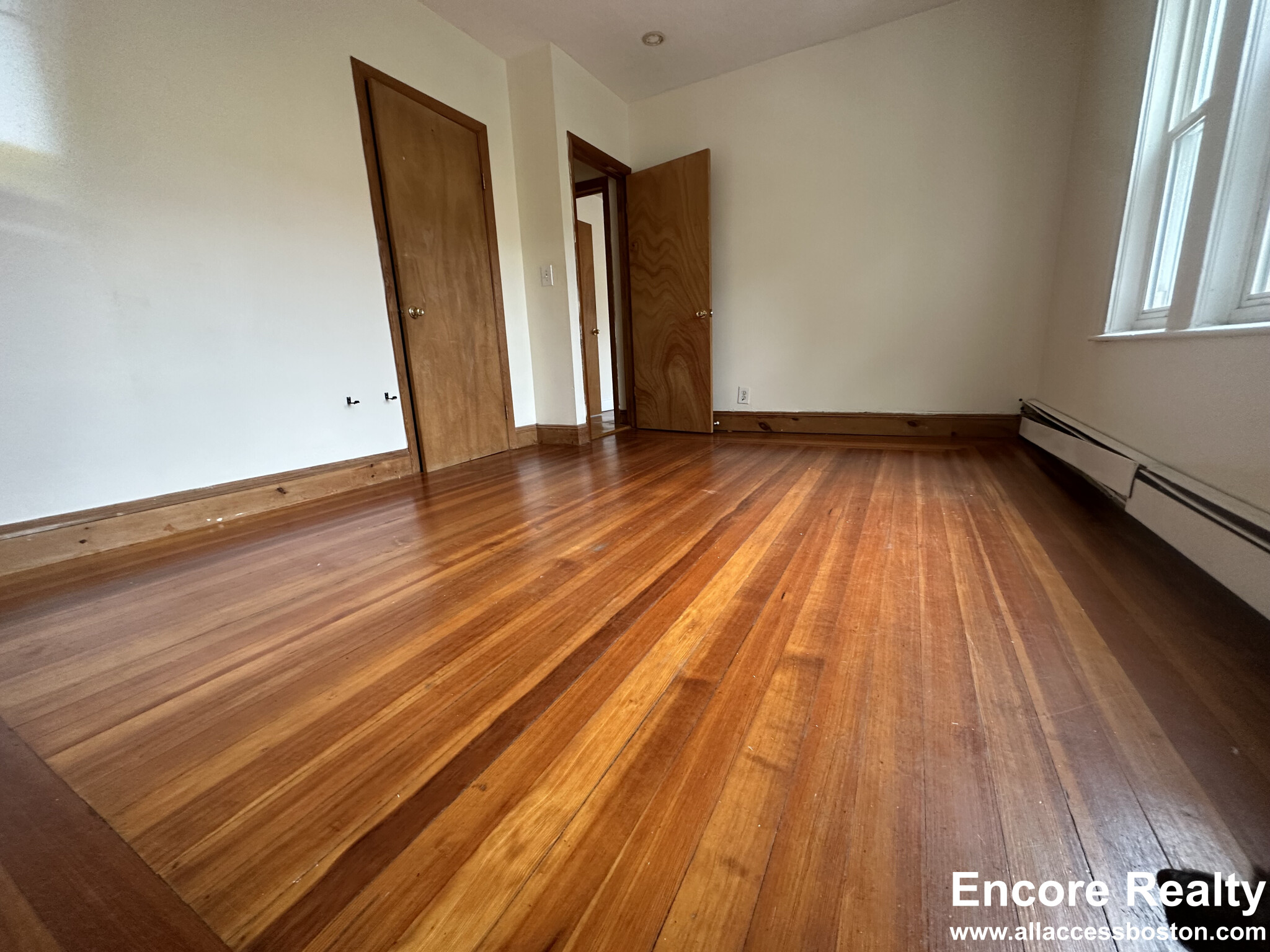 2386 Massachusetts Ave, North Cambridge