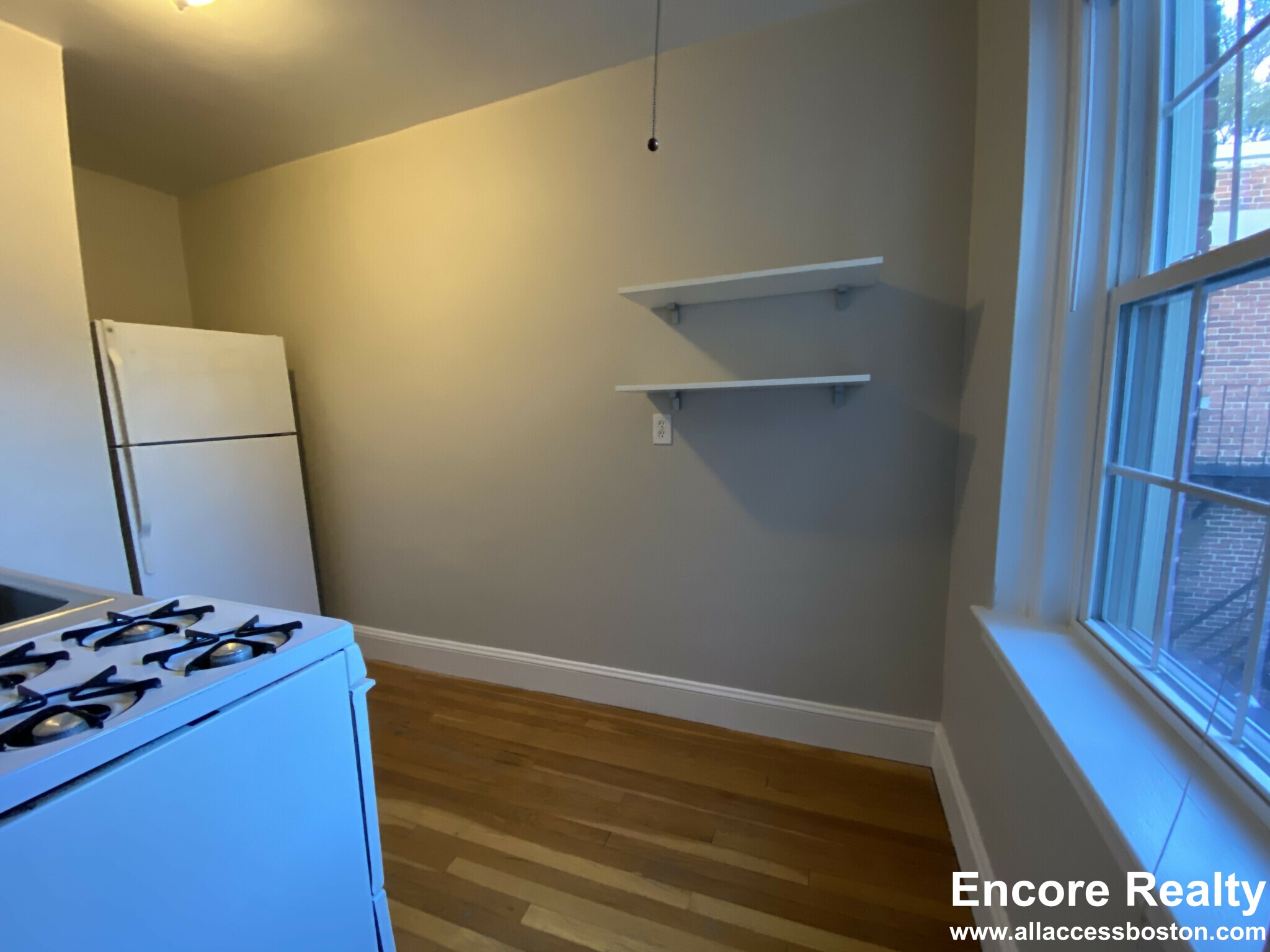 118 College Ave, Davis Square