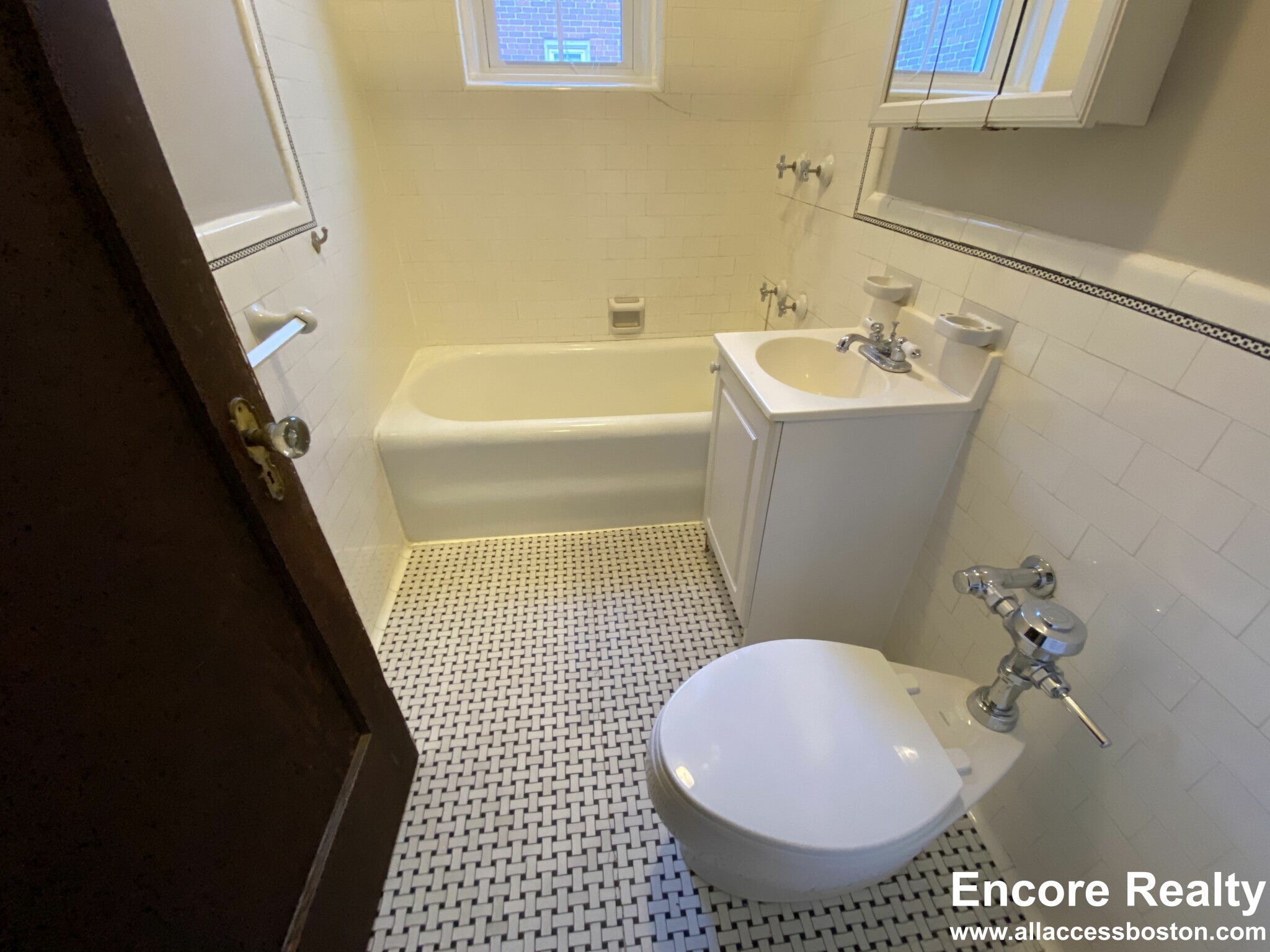 118 College Ave, Davis Square