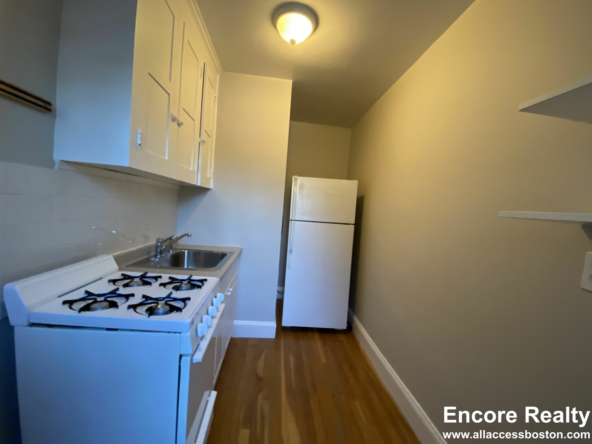 118 College Ave, Davis Square