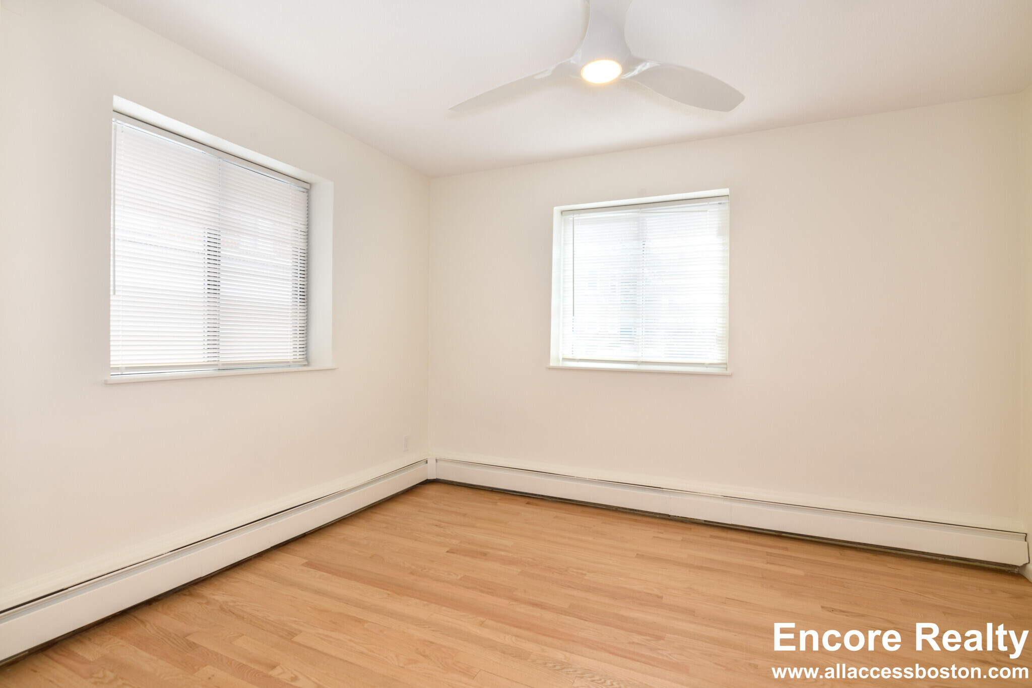 198 Hillside St, Mission Hill