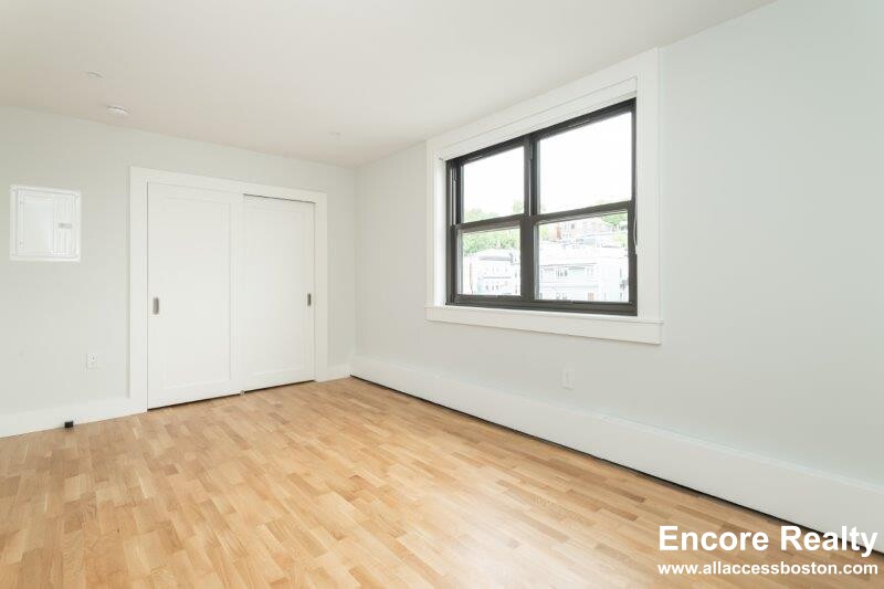 1411 Columbia Rd, South Boston