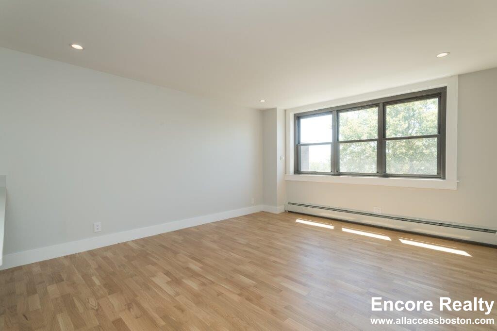 1409 Columbia Rd, South Boston