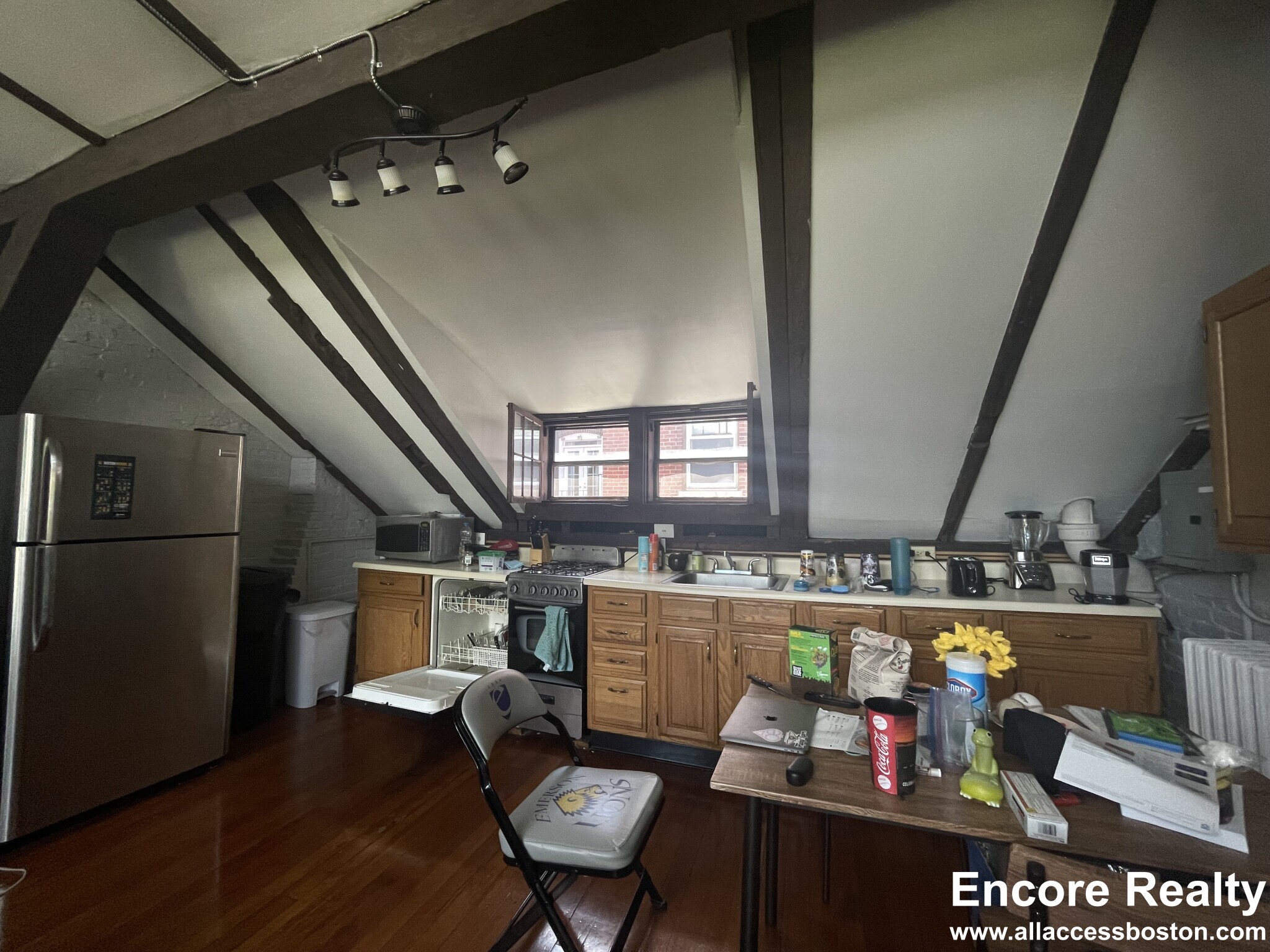 3 Champney Pl, Beacon Hill