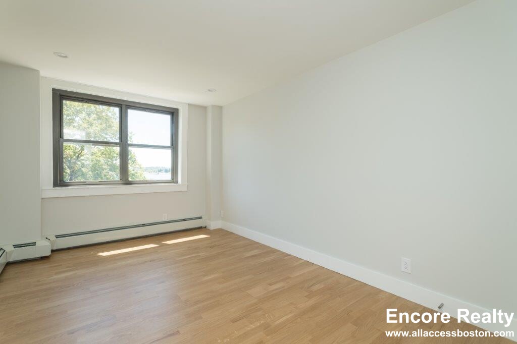 1409 Columbia Rd, South Boston