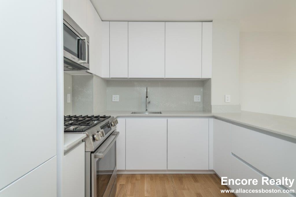 1409 Columbia Rd, South Boston