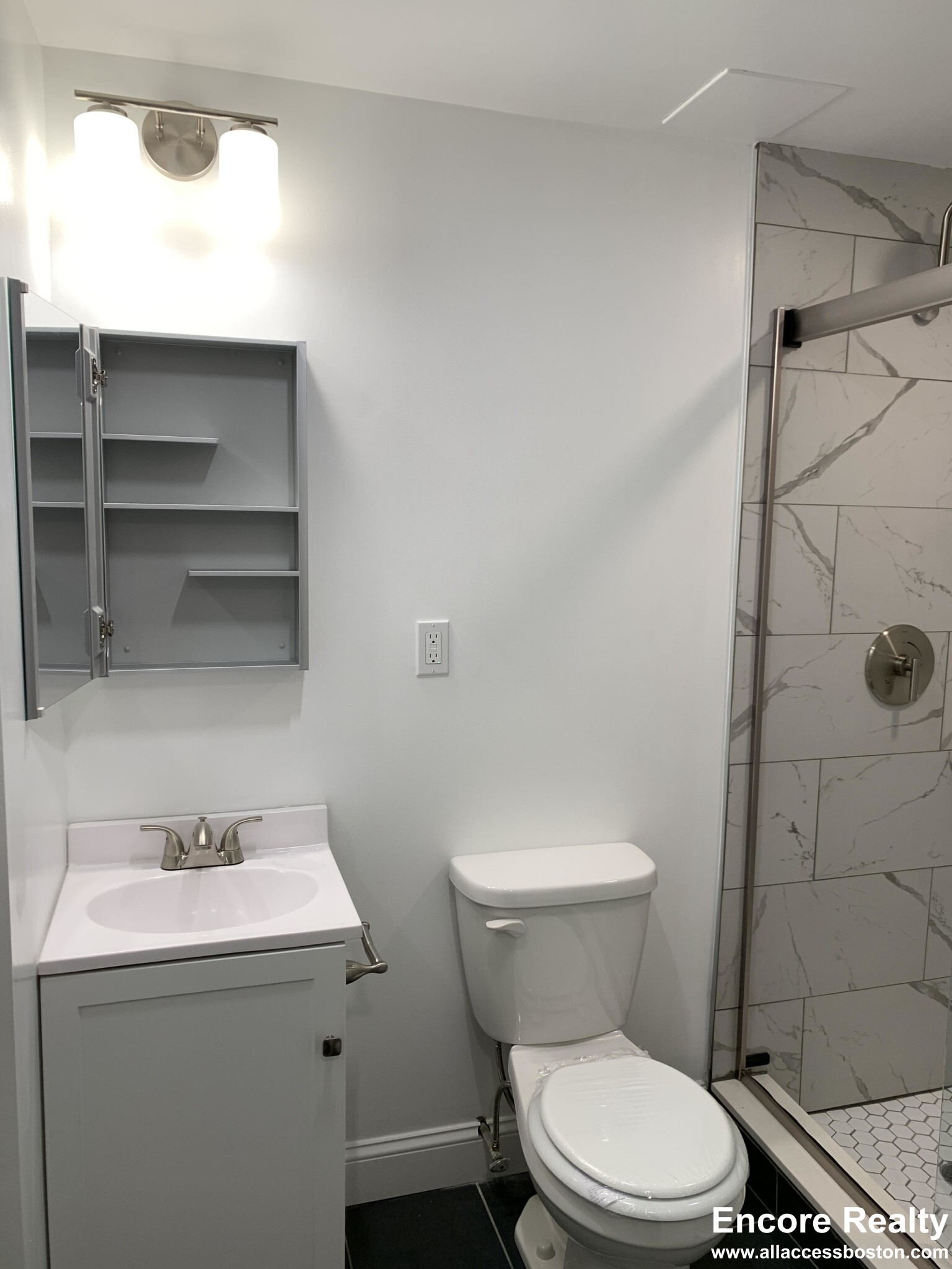 98 Queensberry St, Fenway