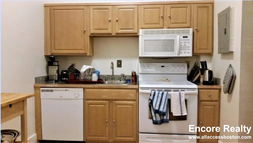 15 Aberdeen St, Fenway