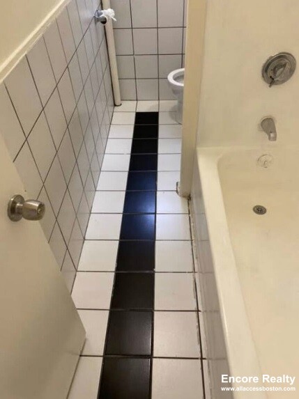 15 Aberdeen St, Fenway