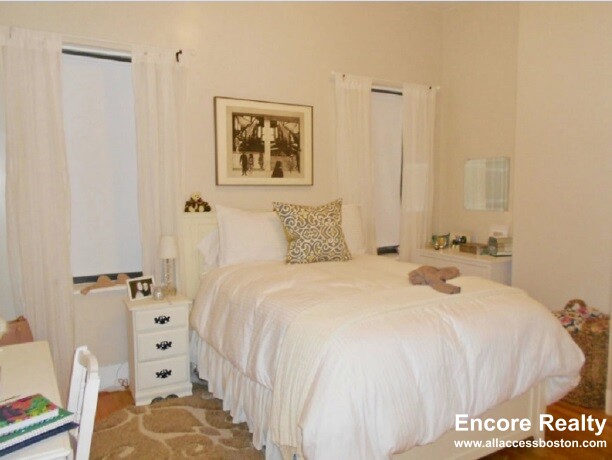 15 Aberdeen St, Fenway