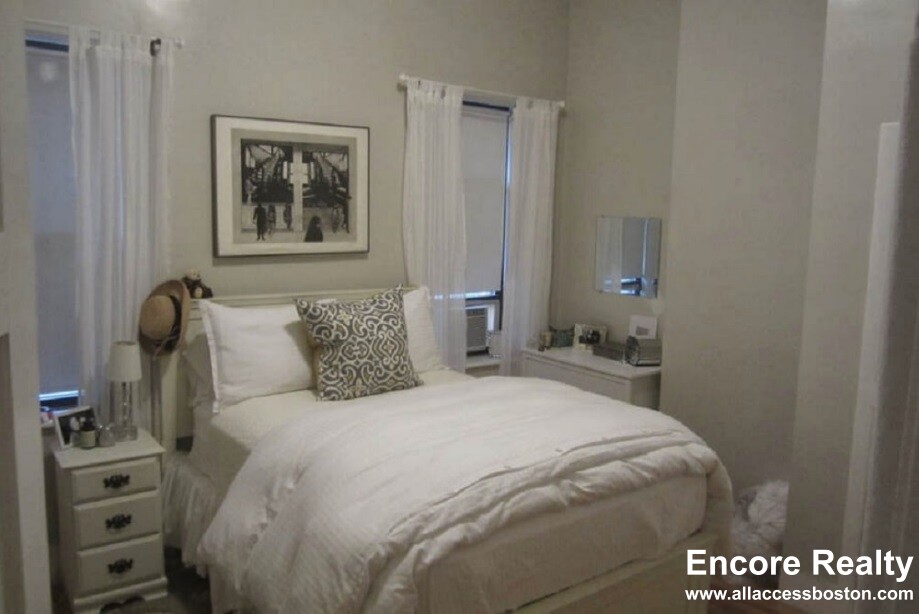 15 Aberdeen St, Fenway