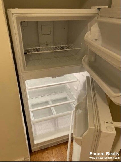 15 Aberdeen St, Fenway