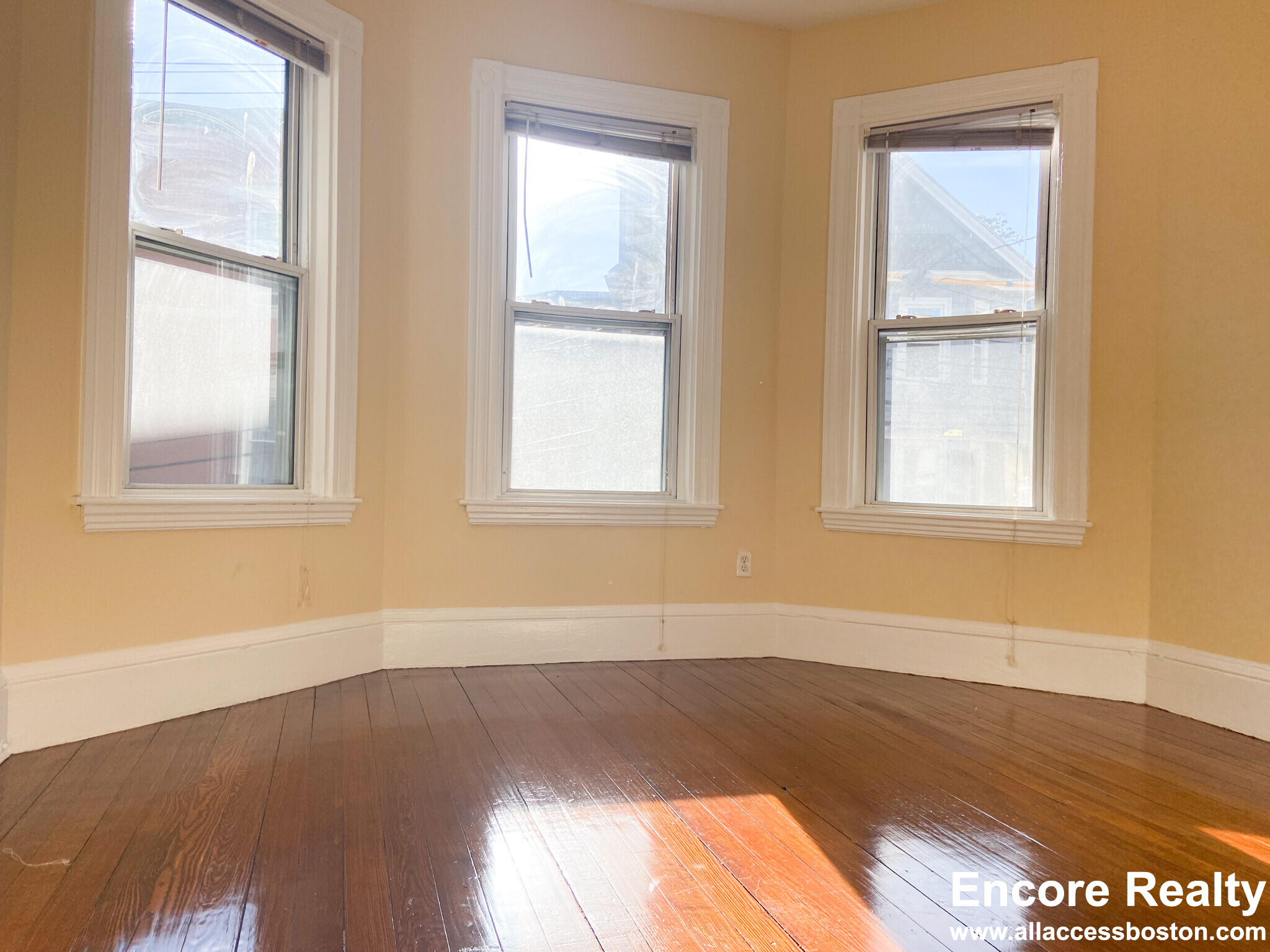 19 Parker Hill Ave, Mission Hill