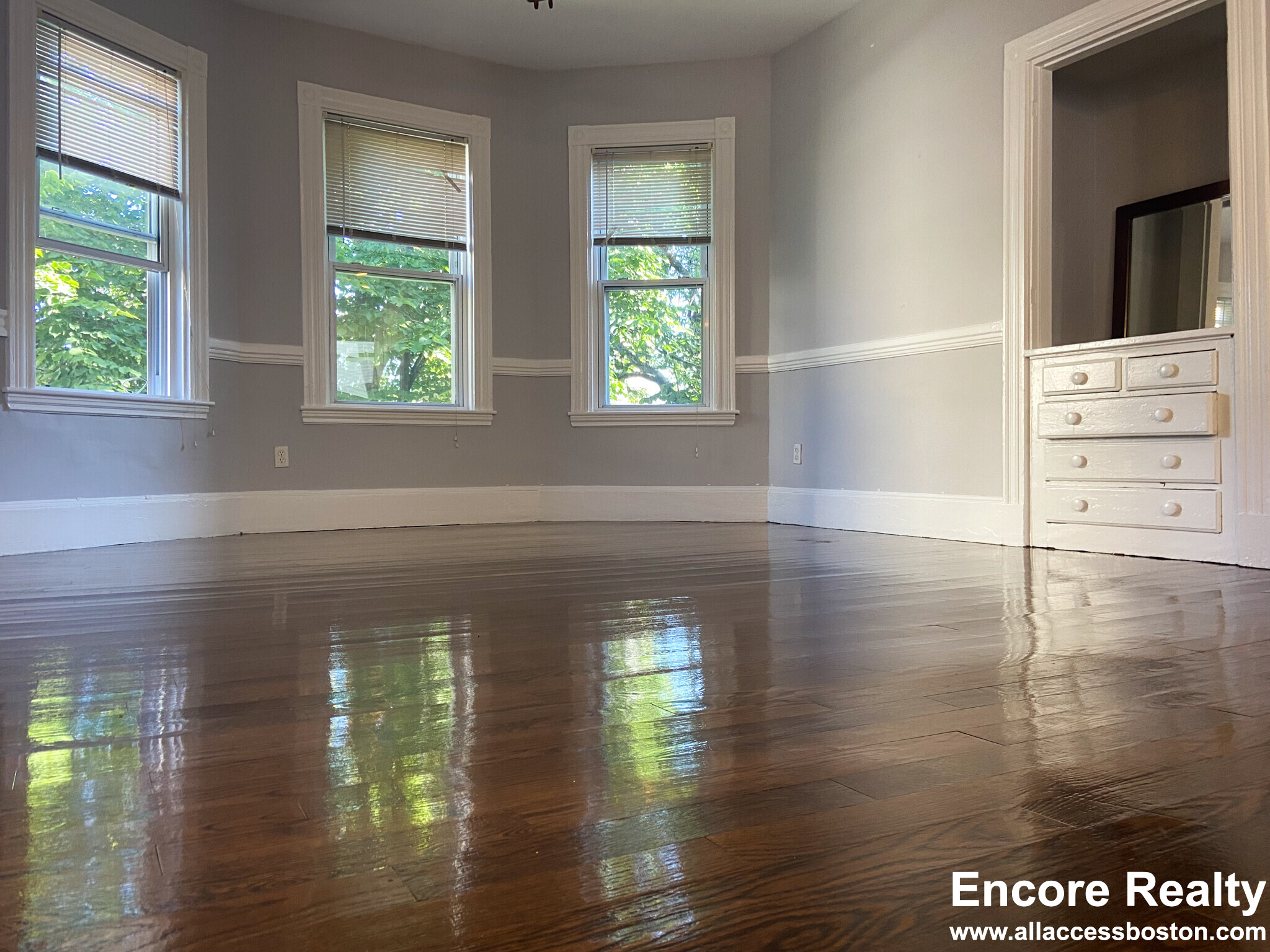 19 Parker Hill Ave, Mission Hill