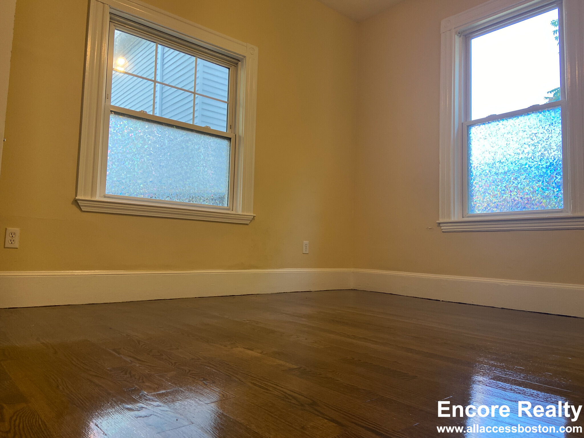 19 Parker Hill Ave, Mission Hill