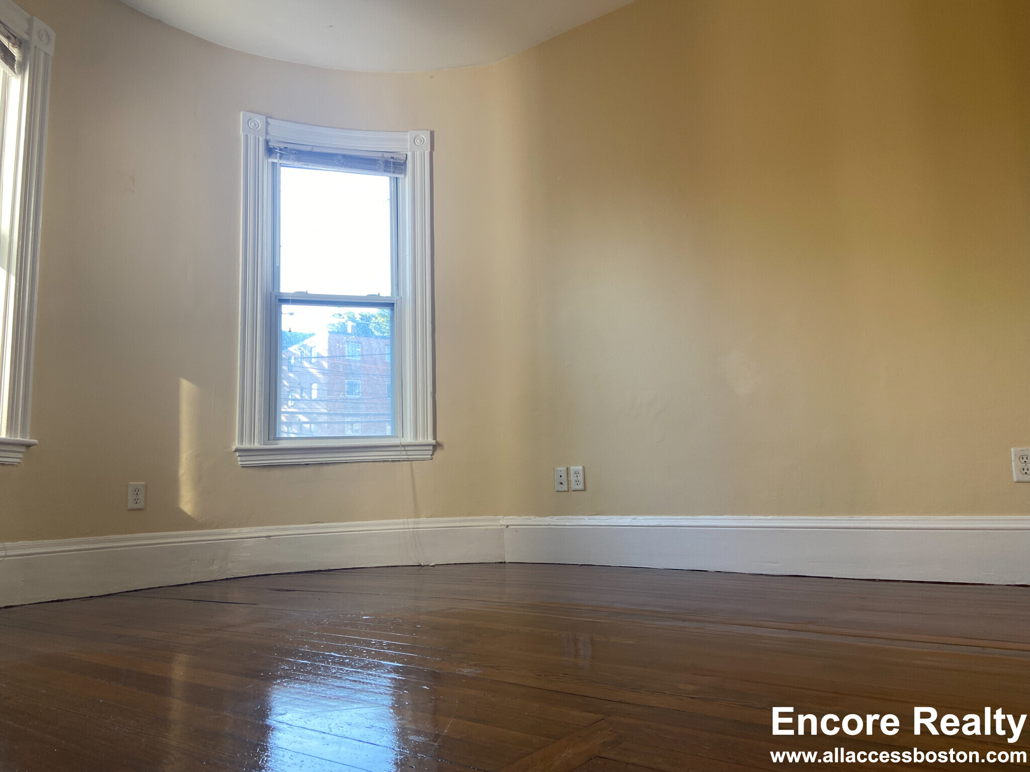 19 Parker Hill Ave, Mission Hill