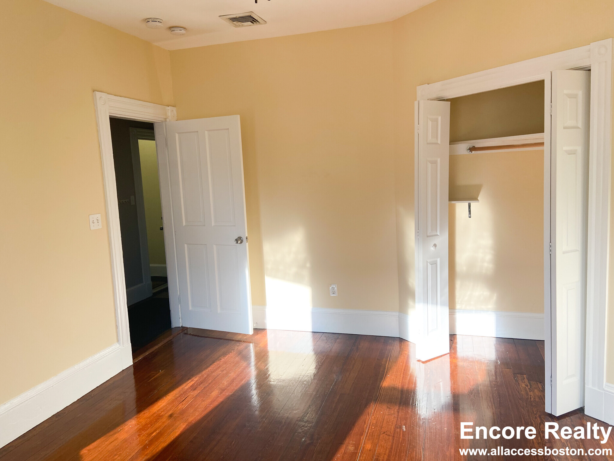 19 Parker Hill Ave, Mission Hill