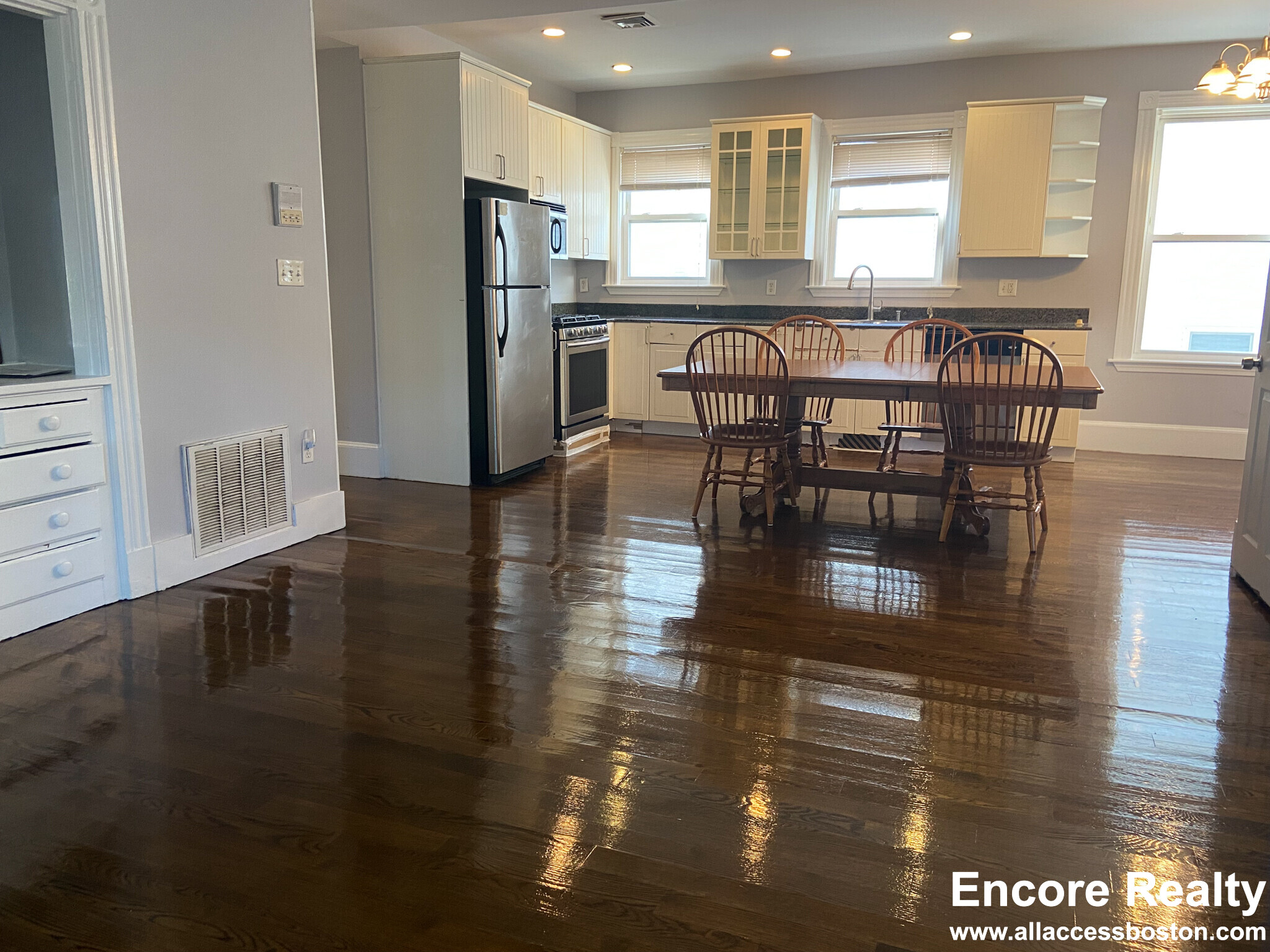 19 Parker Hill Ave, Mission Hill